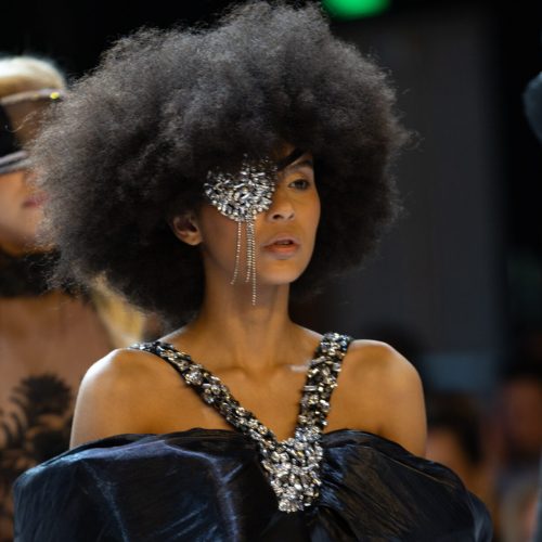 Do Brasil para o Mundo: A  Ascensão Meteórica de Maria Heloísa