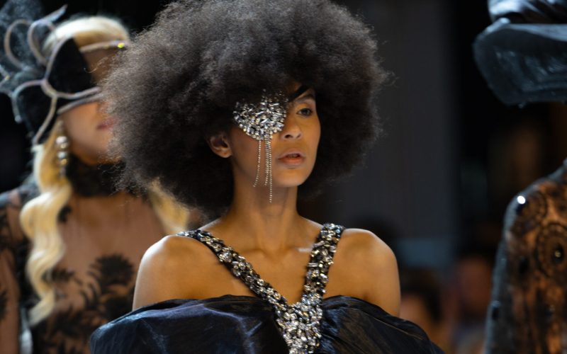 Do Brasil para o Mundo: A  Ascensão Meteórica de Maria Heloísa