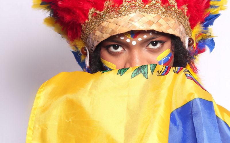 Da Venezuela para o Brasil: A ascensão da Enyerli Julieth no mundo da moda