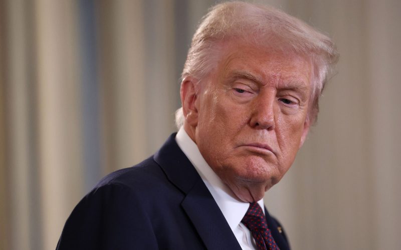 Parlamento Europeu deve congelar acordo comercial com EUA em retaliação às ameaças de Trump